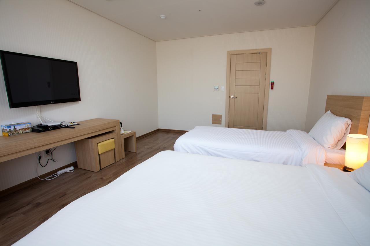 Elena Business Hotel Yeosu Eksteriør bilde